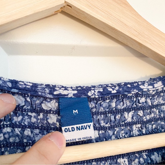 Old Navy Short Sleeve Smocked Top - Picture 6 of 8